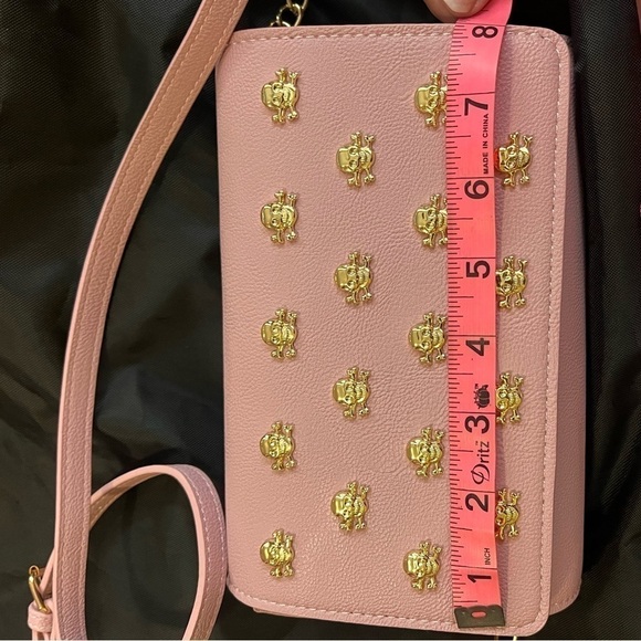 NWOT Betsey Johnson dusty pink gold skulls faux leather crossbody - Picture 10 of 10